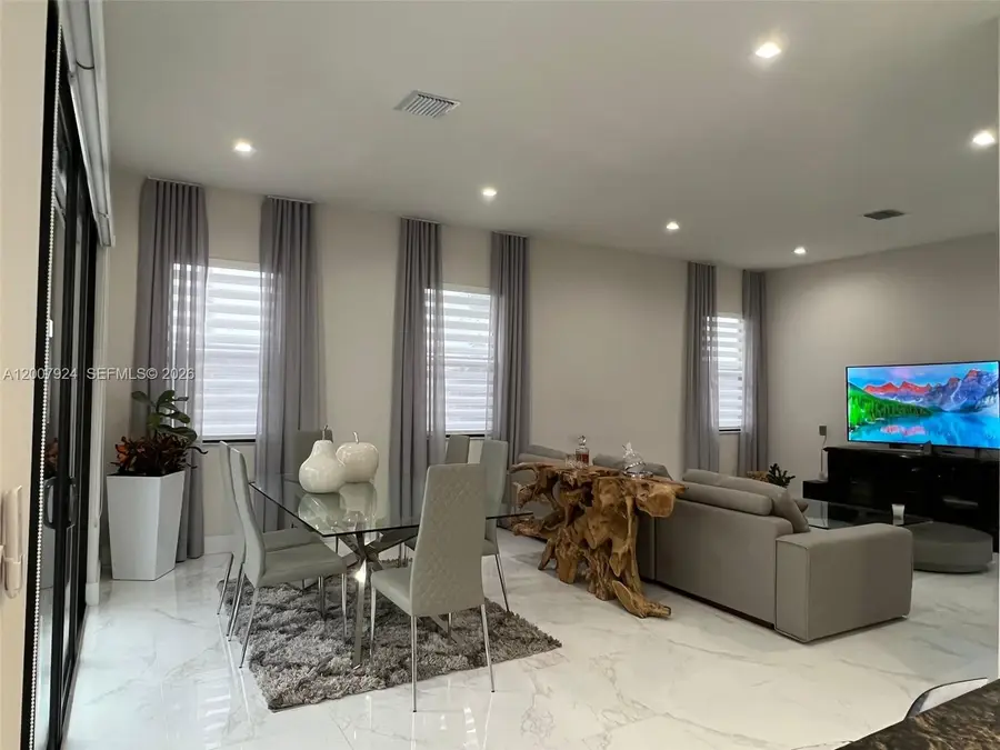 8253 NW 47th Ln, Doral, FL 33166 - #3