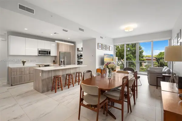 545 SW 11th St #208, Miami, FL 33129