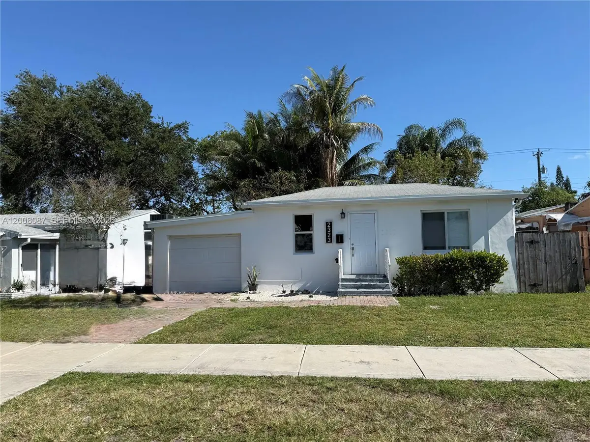 2323 Cleveland St, Hollywood, FL 33020 - #1