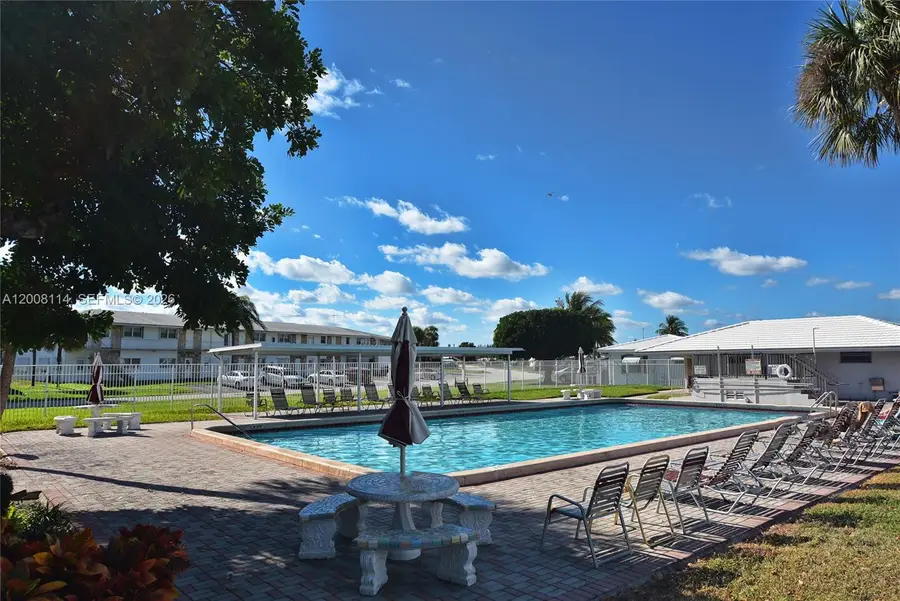 141 NW 28th St, Pompano Beach, FL 33064 - #2