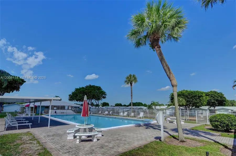 141 NW 28th St, Pompano Beach, FL 33064 - #3