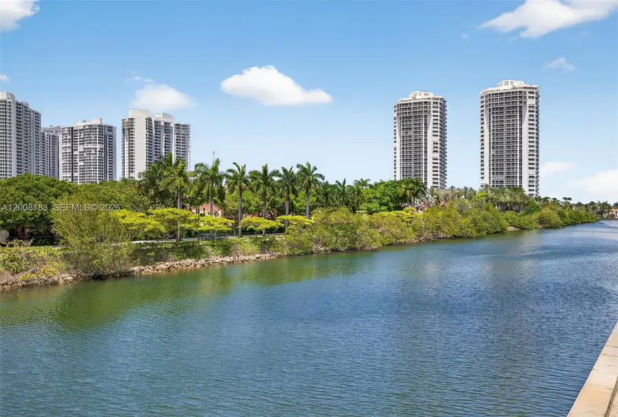 3675 N Country Club Dr #410, Aventura, FL 33180 - #3