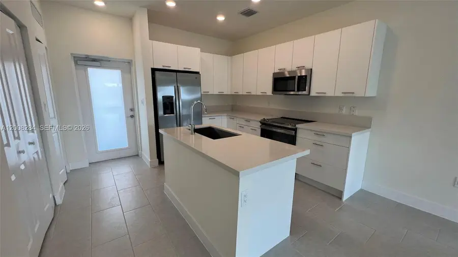 8167 NW 41st St #E-307, Doral, FL 33166 - #3