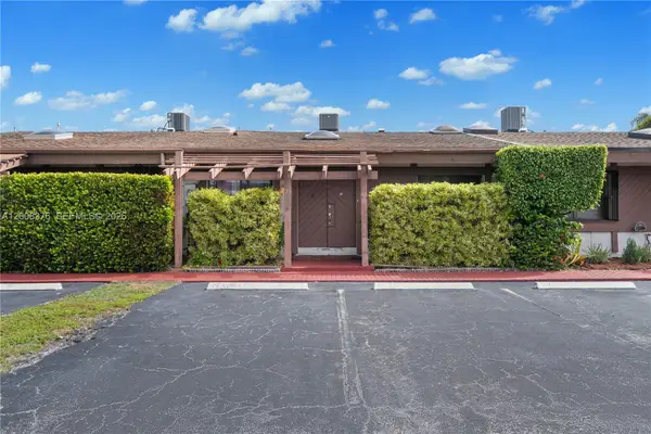 2679 S Parkview Dr, Hallandale Beach, FL 33009