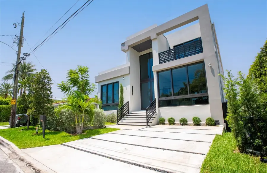8826 Froude Ave, Surfside, FL 33154 - #2