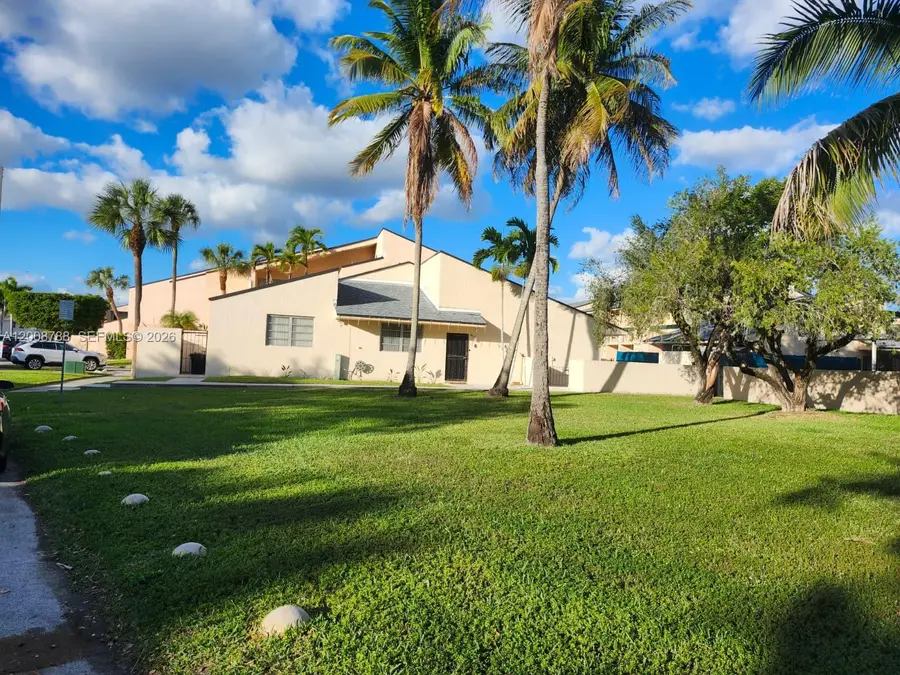 9195 Fontainebleau Blvd #6, Miami, FL 33172 - #2