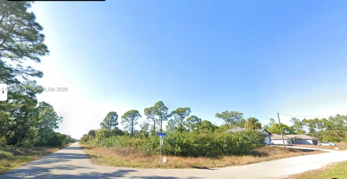 542 Oakfield Ave, Lehigh Acres, FL 33974 - #1