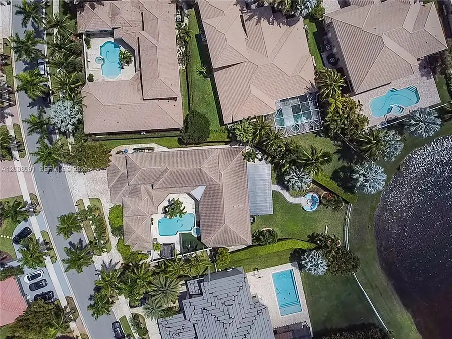 1371 Victoria Isle Dr, Weston, FL 33327 - #2