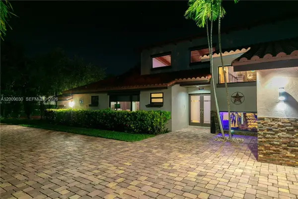 8111 SW 183rd St, Palmetto Bay, FL 33157