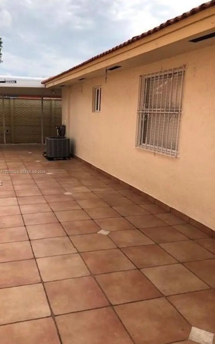 Address Withheld By Seller, Hialeah Gardens, FL 33018 - #2