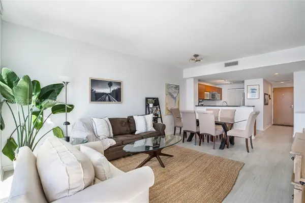 253 NE 2nd St #3104, Miami, FL 33132