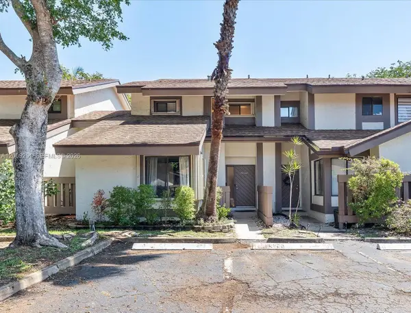 9347 SW 1st St #803, Plantation, FL 33324