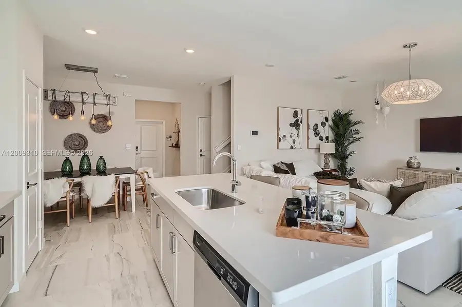 1676 SE 8th Ave, Homestead, FL 33034 - #2