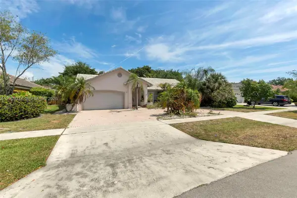 23288 Boca Chica Cir, Boca Raton, FL 33433