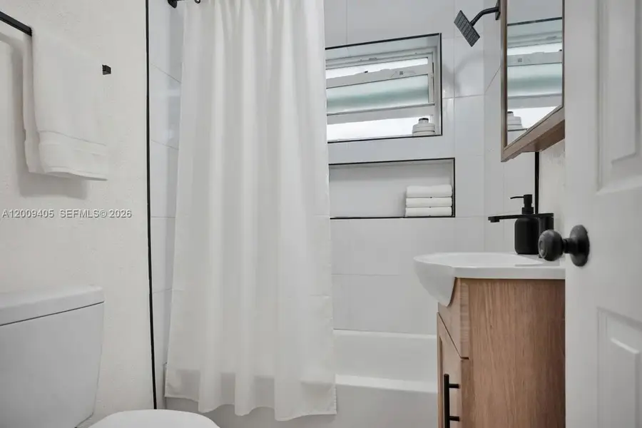 2113 NW 93rd St, Miami, FL 33147 - #3