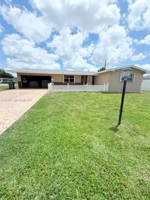1121 NW 86th Ter, Pembroke Pines, FL 33024