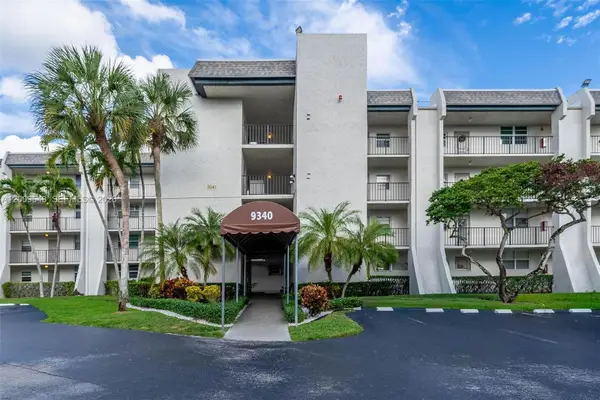 9340 Lagoon Pl #110, Davie, FL 33324