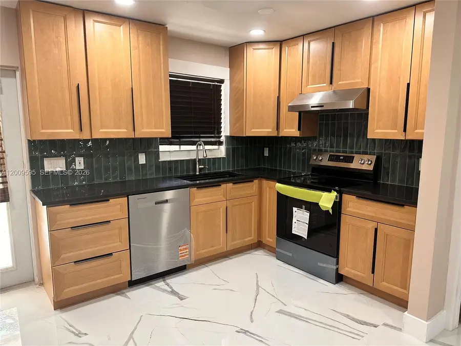 3614 Everglades Rd, Palm Beach Gardens, FL 33410 - #2