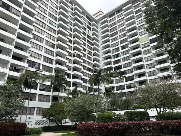 600 Three Islands Blvd #1402, Hallandale Beach, FL 33009