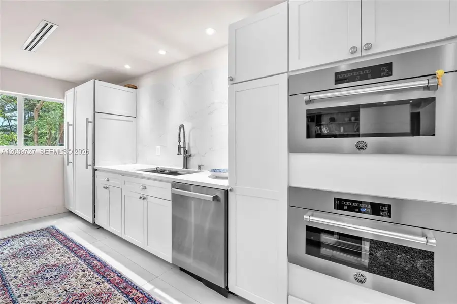 1933 S Oak Haven Cir, Miami, FL 33179 - #3