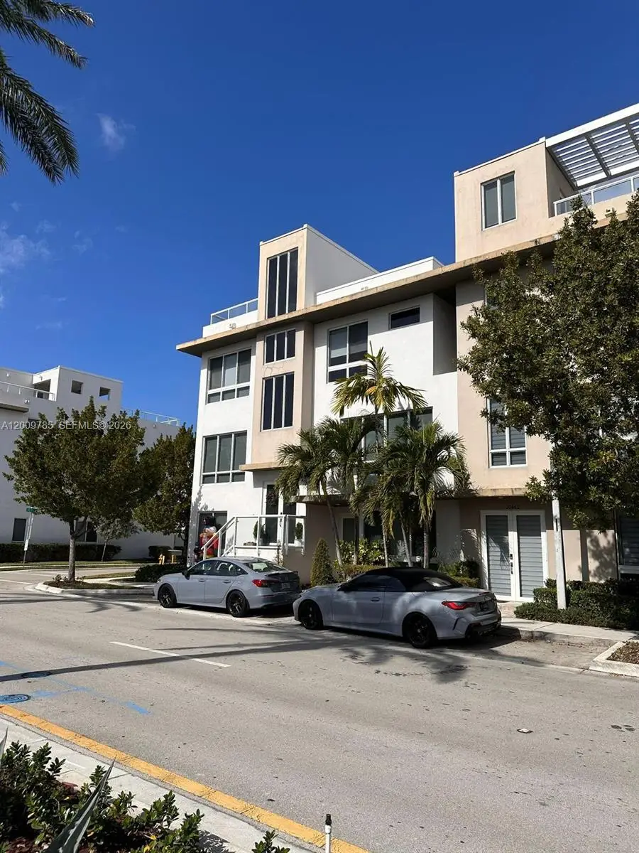 10471 NW 66th St, Doral, FL 33178 - #2