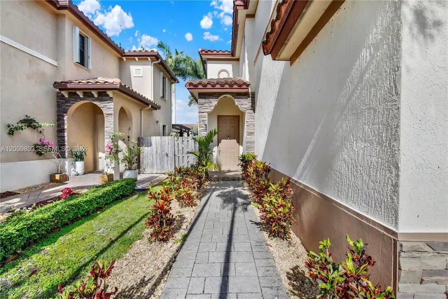 560 SE 33rd Ter, Homestead, FL 33033 - #3