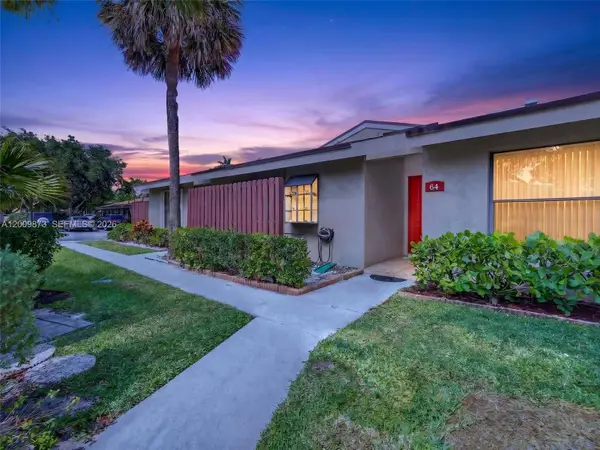 64 Meadows Dr, Boynton Beach, FL 33436