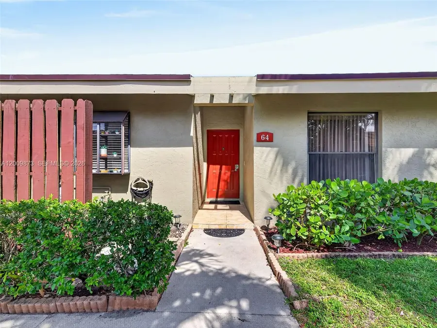 64 Meadows Dr, Boynton Beach, FL 33436 - #2