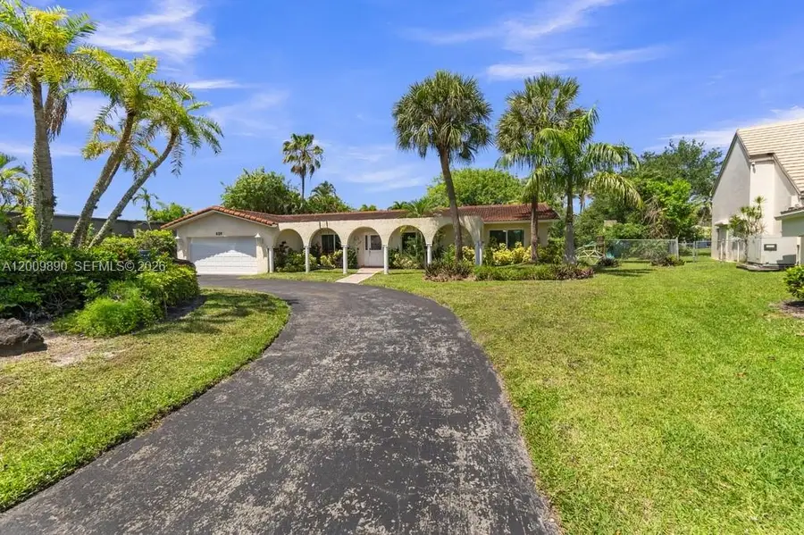 620 Lake Dasha Cir, Plantation, FL 33324 - #3
