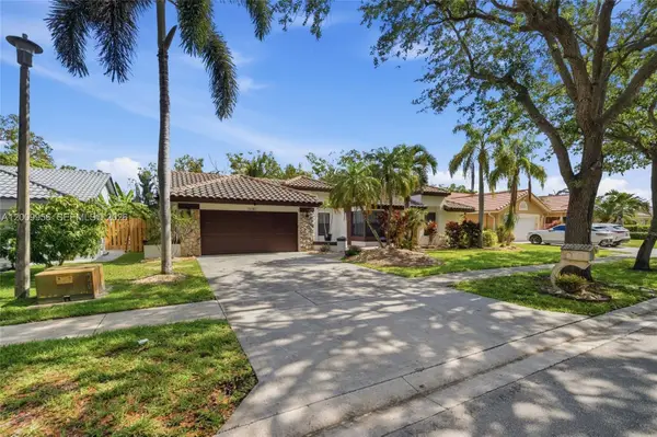 10781 NW 18th Dr, Plantation, FL 33322