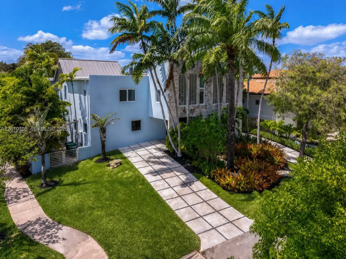 690 Warren Ln, Key Biscayne, FL 33149 - #1