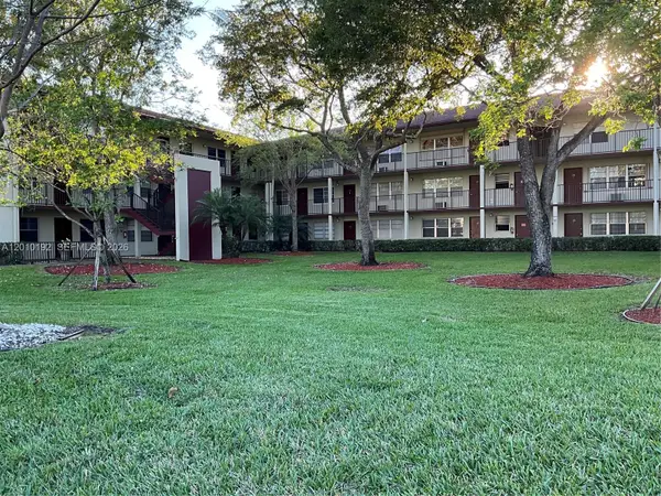 150 SW 134th Way #304R, Pembroke Pines, FL 33027