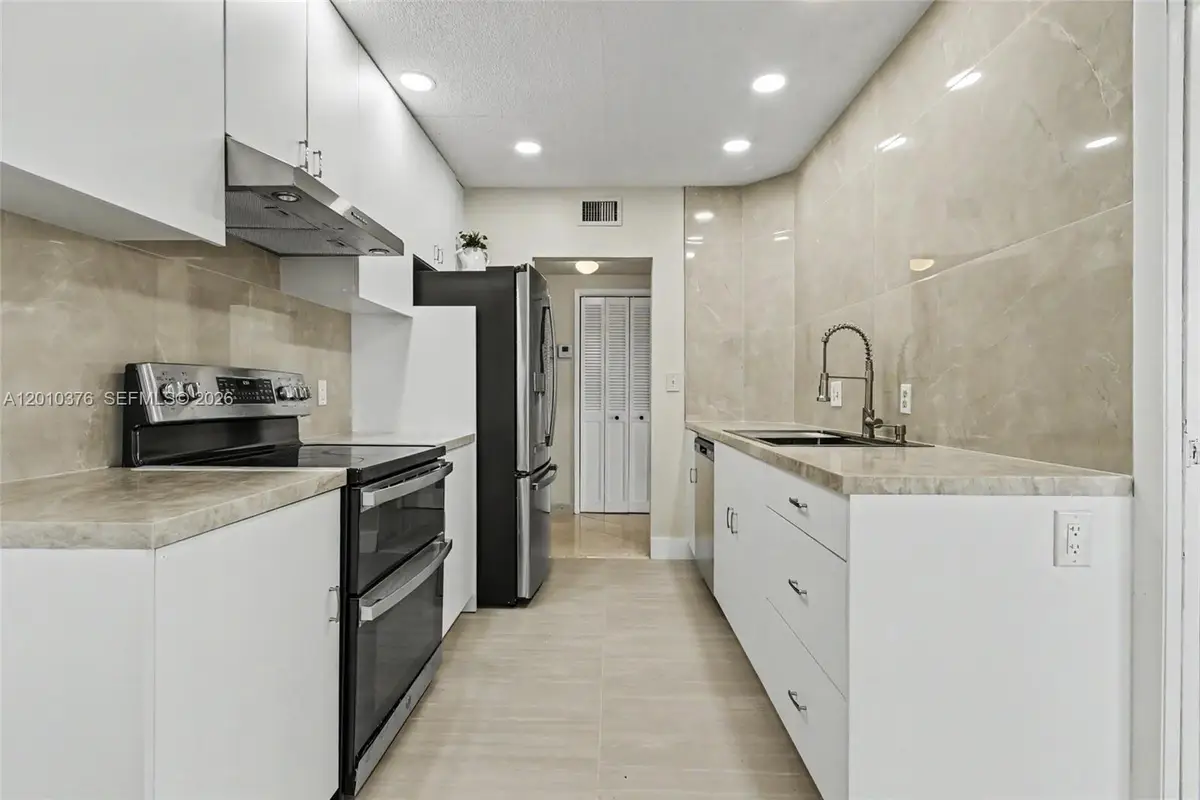 3800 Hillcrest Dr #1211, Hollywood, FL 33021 - #1