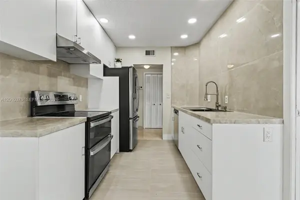 3800 Hillcrest Dr #1211, Hollywood, FL 33021