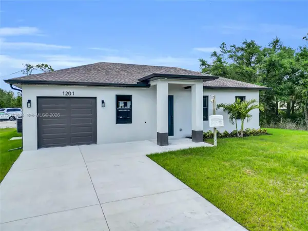 1201 E 7th St, Lehigh Acres, FL 33972