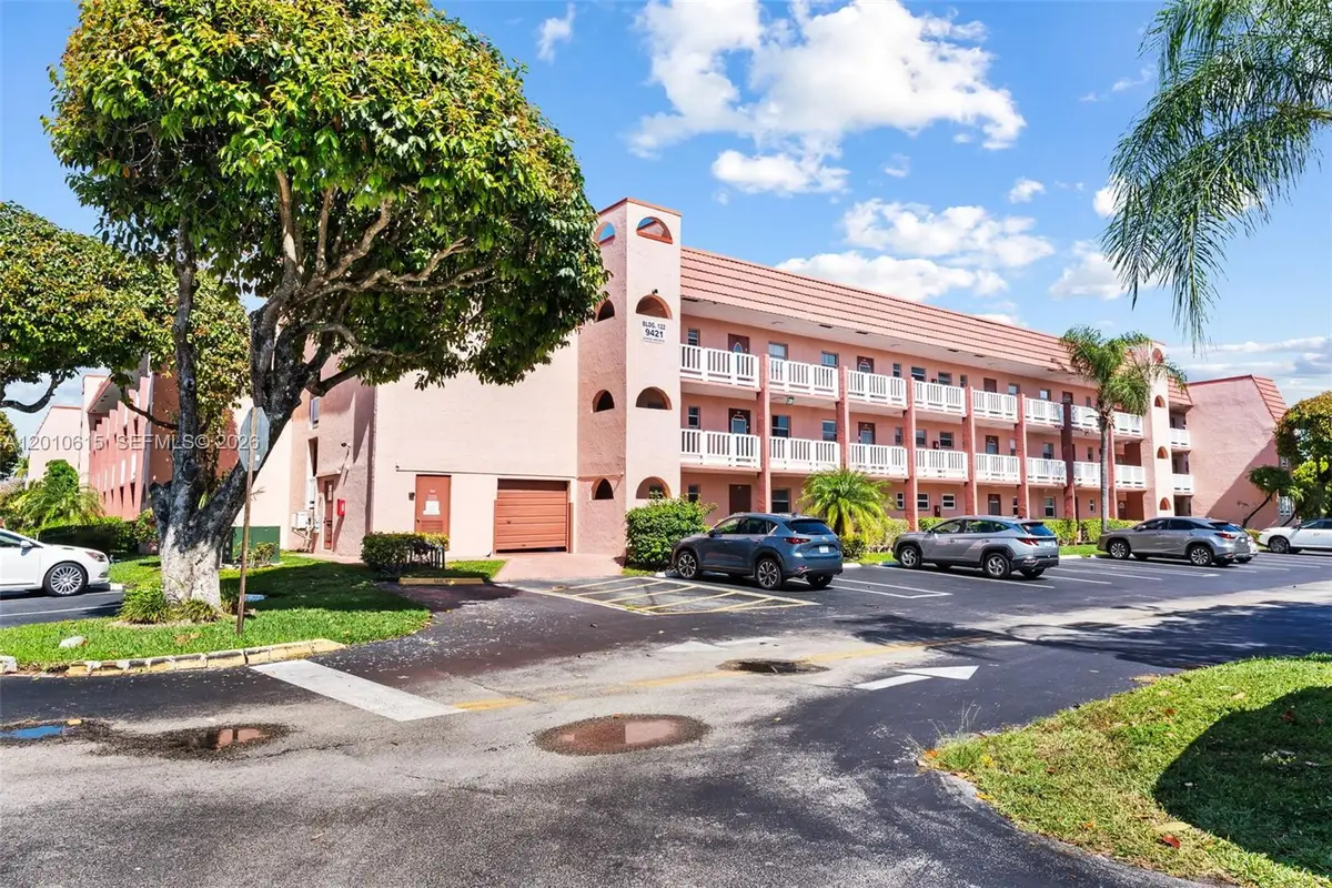 9421 Sunrise Lakes Blvd #208, Sunrise, FL 33322 - #1
