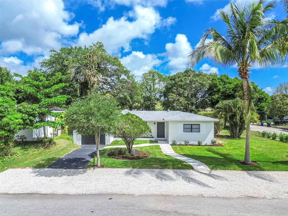 981 NE 152nd St, Miami, FL 33162 - #1