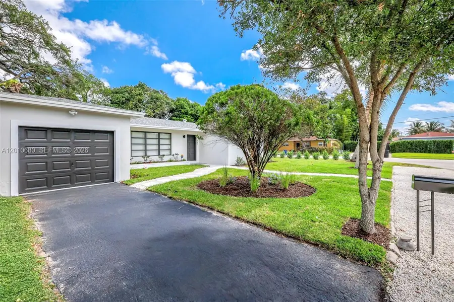 981 NE 152nd St, Miami, FL 33162 - #3