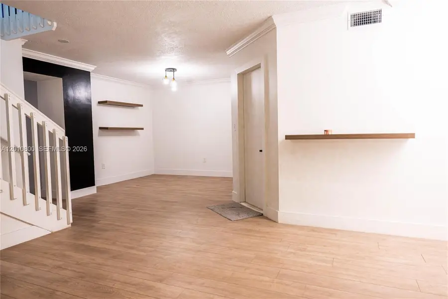 9167 Fontainebleau Blvd #6, Miami, FL 33172 - #3