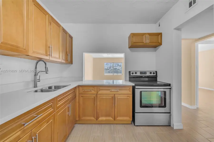 18900 NE 3rd Ct #520, Miami, FL 33179 - #2