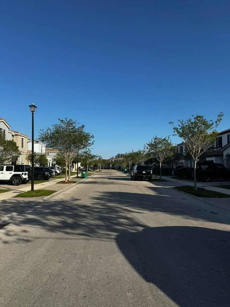 Address Withheld By Seller, Miami, FL 33179 - #3