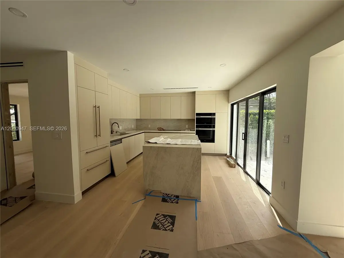 118 Sarto Ave, Coral Gables, FL 33134 - #1