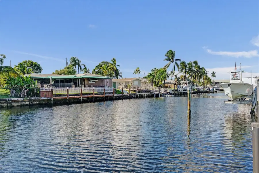949 SE 10th Ct, Pompano Beach, FL 33060 - #2