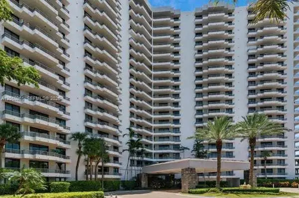 3300 NE 191st St #1011, Aventura, FL 33180