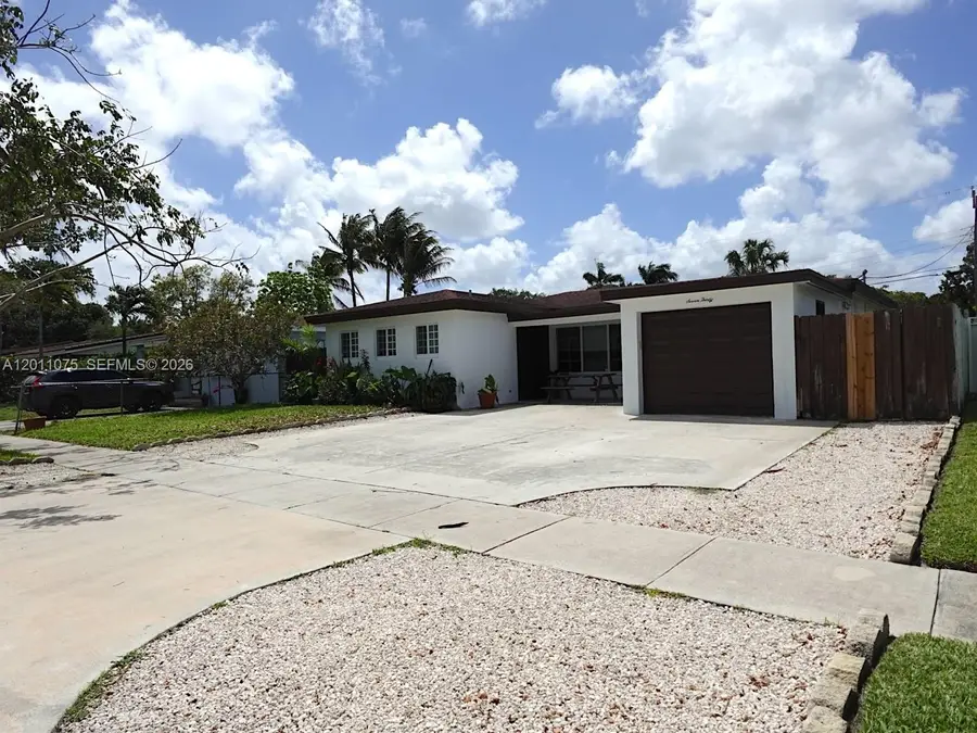 730 N 73rd Ave, Hollywood, FL 33024 - #2
