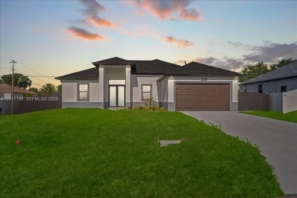 2220 NE 9th Pl, Cape Coral, FL 33909