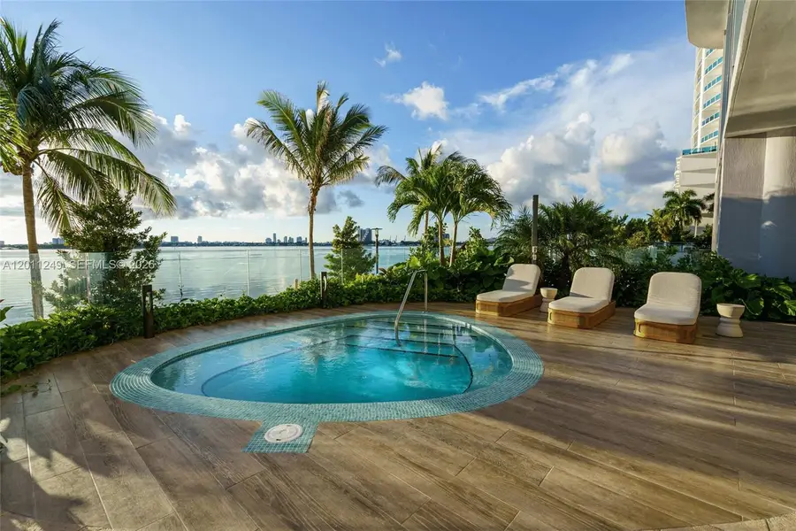 725 NE 24th St #301, Miami, FL 33137 - #2