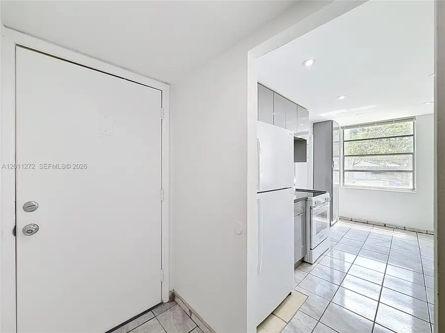 16400 NE 17th Ave #206, North Miami Beach, FL 33162 - #3