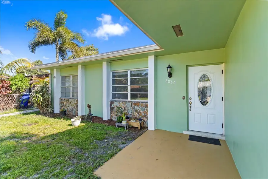 6880 Scott St, Hollywood, FL 33024 - #2