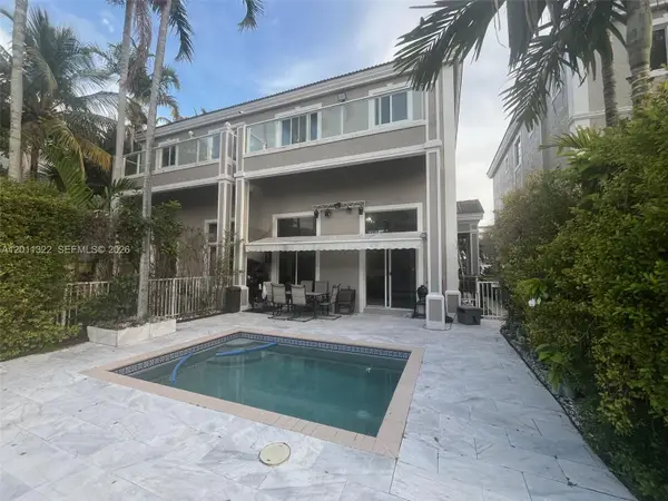 3915 NE 168th St #3915, North Miami Beach, FL 33160